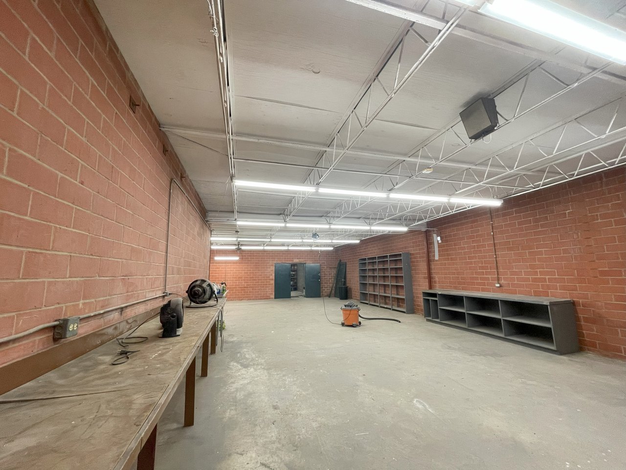 1202 N Flores | For Lease