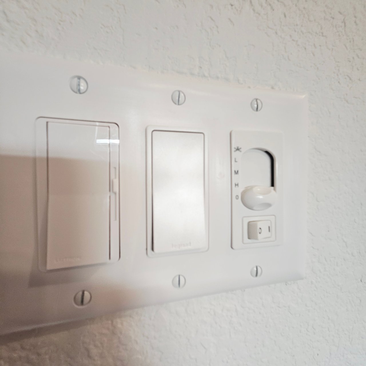 3 Bed 3 Bath Townhomes with Garage in Arvada