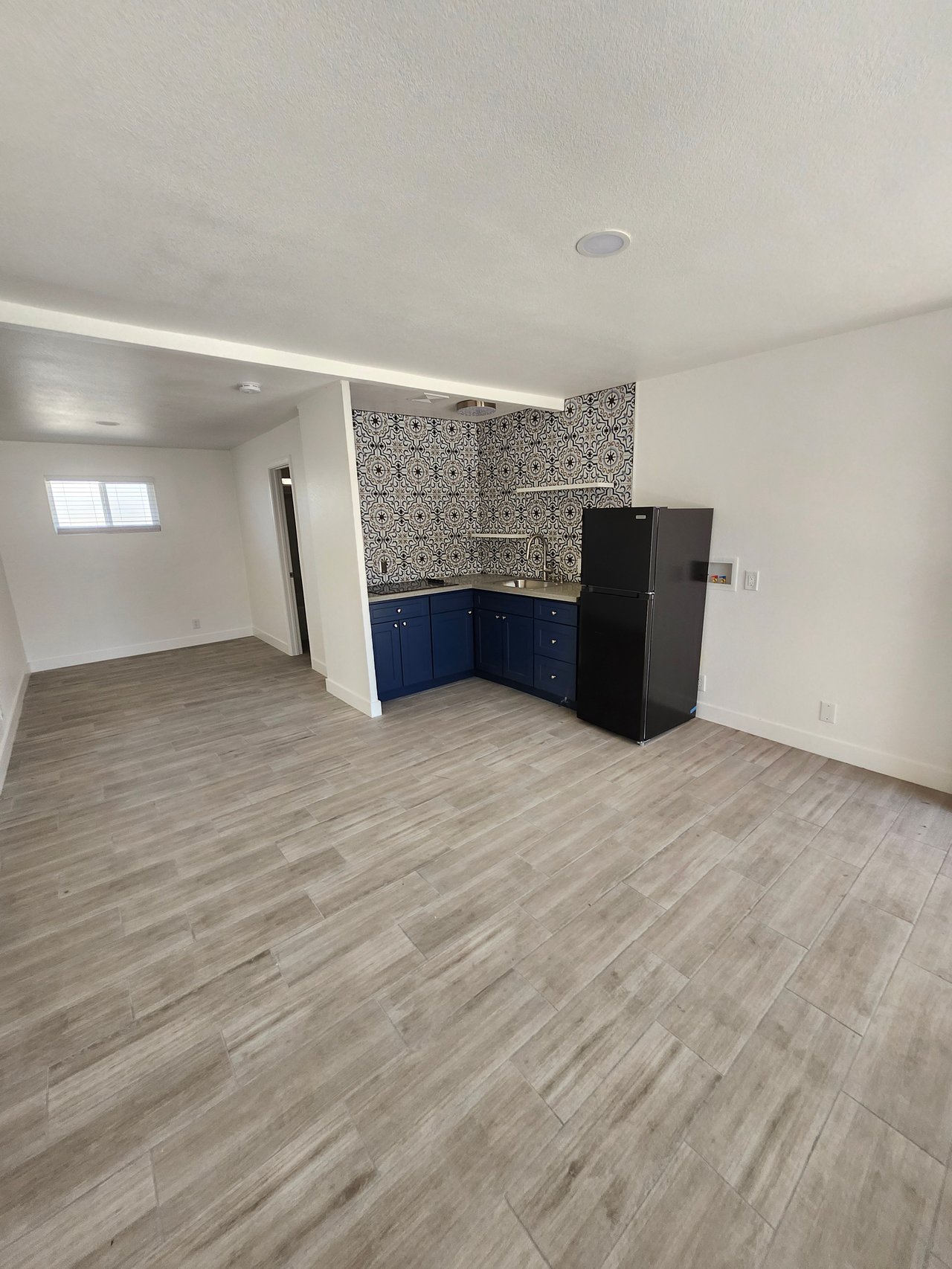 119 West New York Avenue #2
