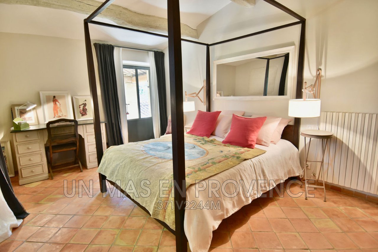 Beautiful Home in Provence with Garden and Pool