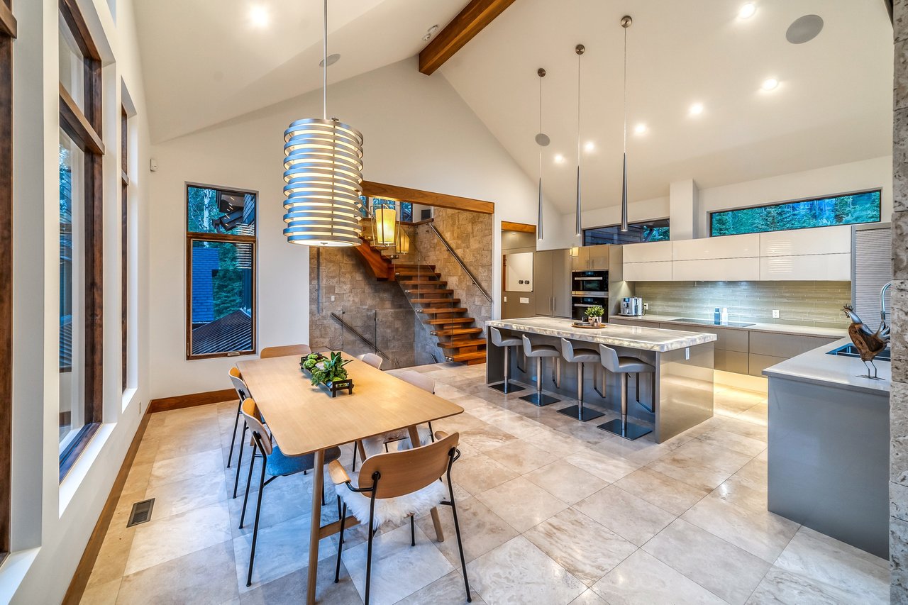 Refined Mountain Living at Cairns Landing