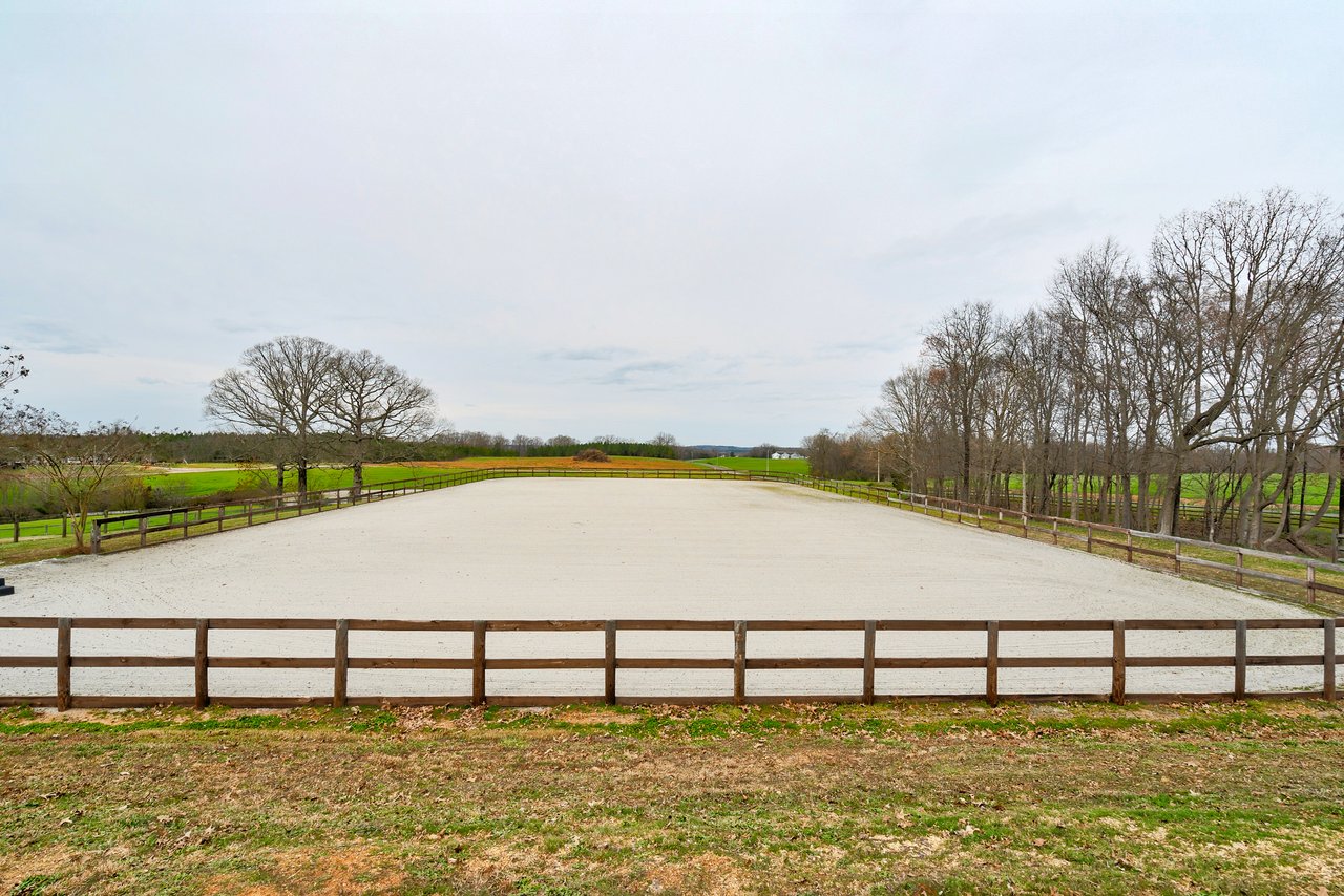 29-Acre Equestrian Estate with 14-Stall Barn