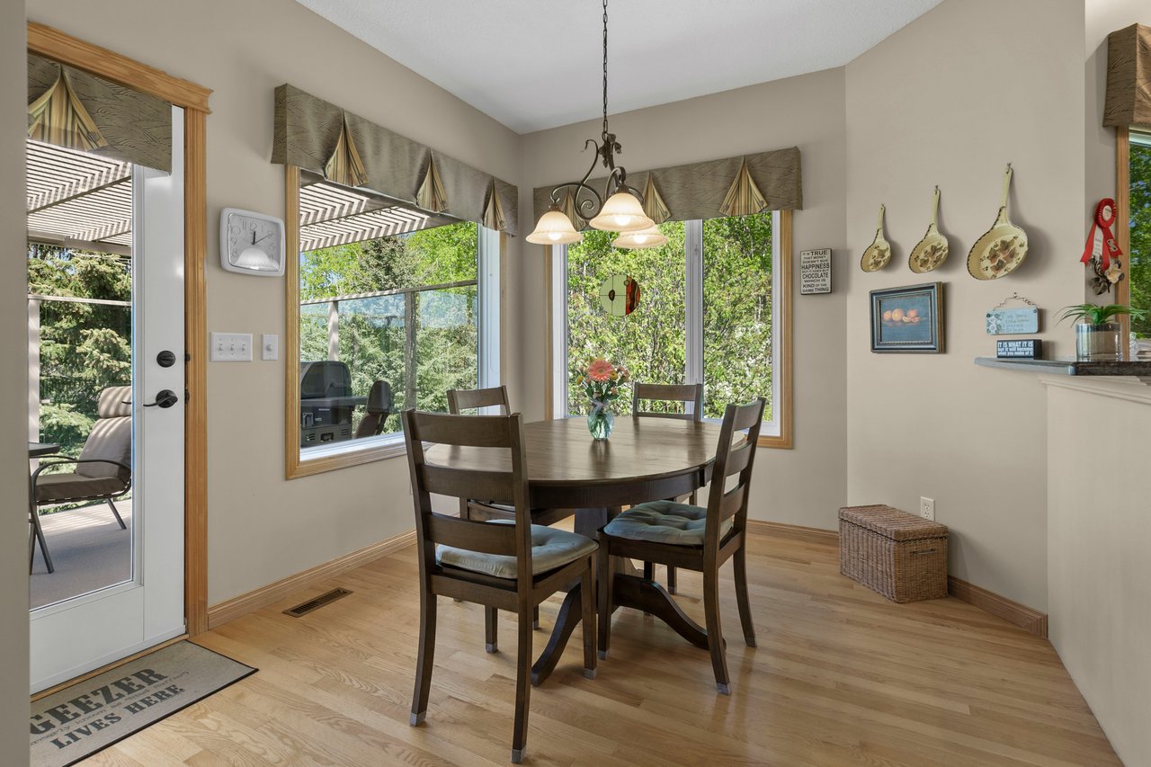 8 Willow Lane