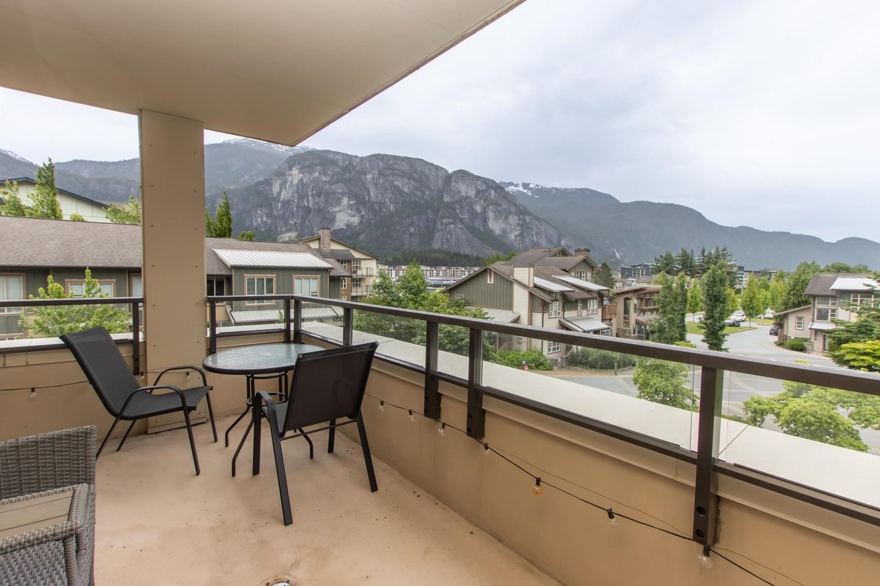 320-1211 Village Green Wy