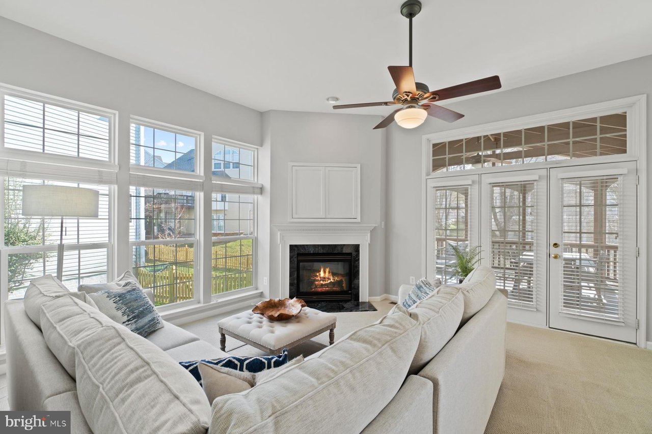 18252 Oak Lake Ct