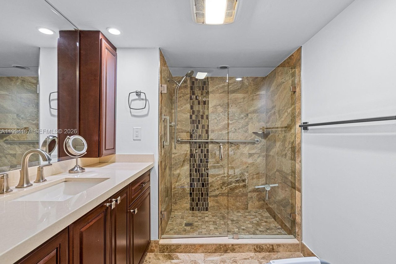 1360-s-ocean-blvd-pompano-beach-condo-for-sale-bathroom