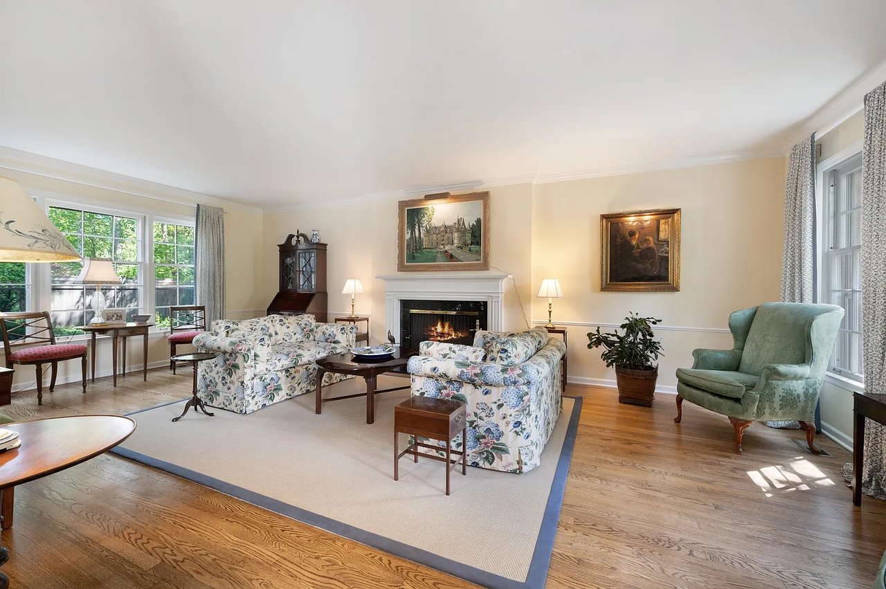 855 Mount Pleasant St