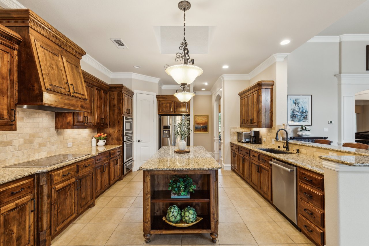 A Gorgeous Wolf Creek Home in Lucas Has Just Come Onto the Market