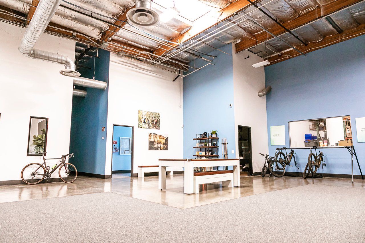 2711 Loker Ave W