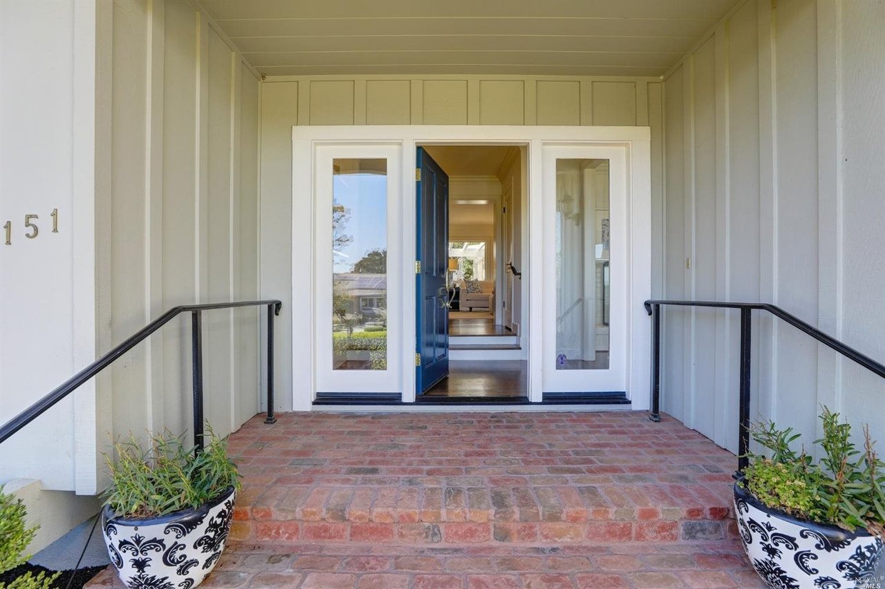 151 Fernwood Dr
