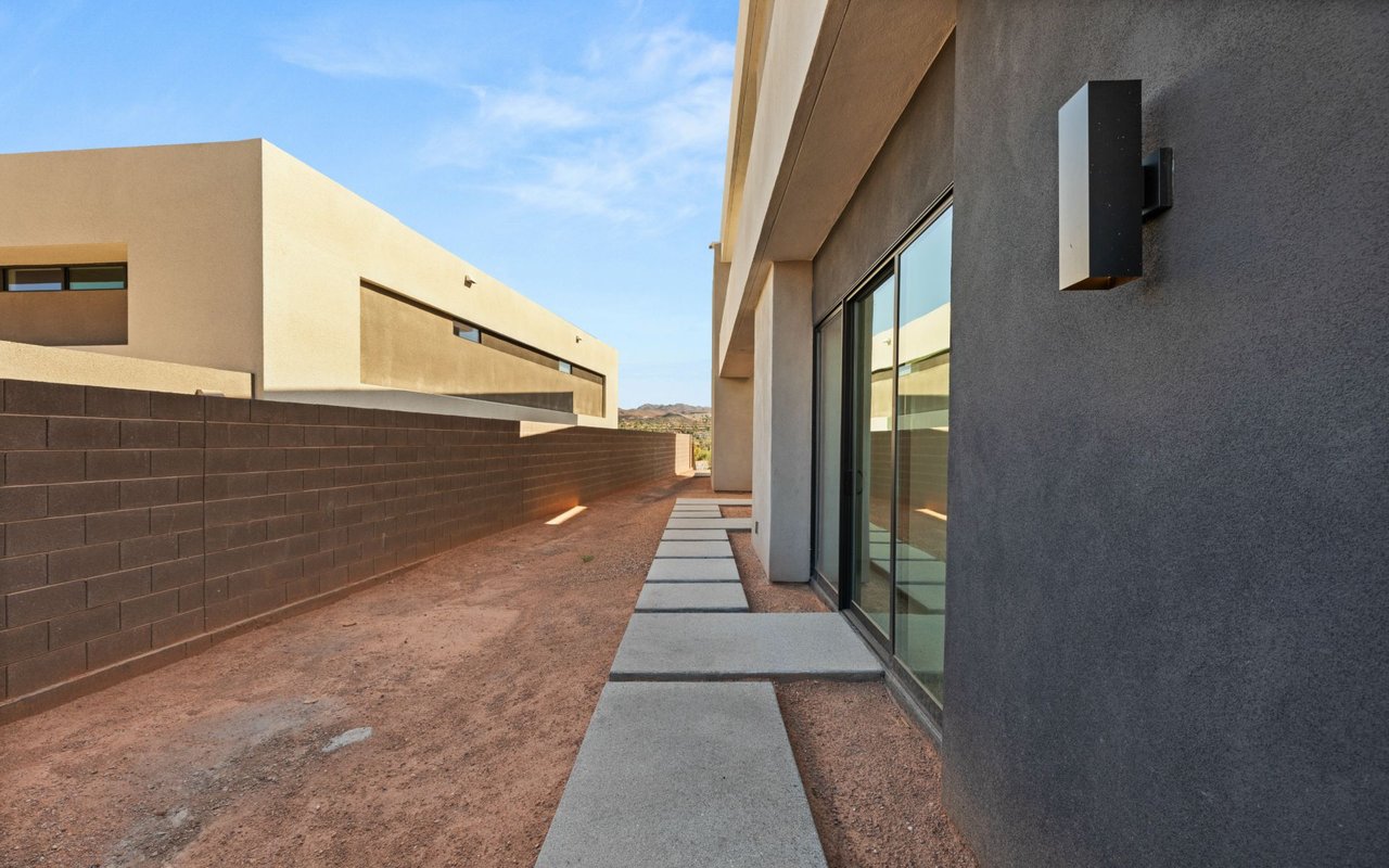 25 Canyon Bay Drive