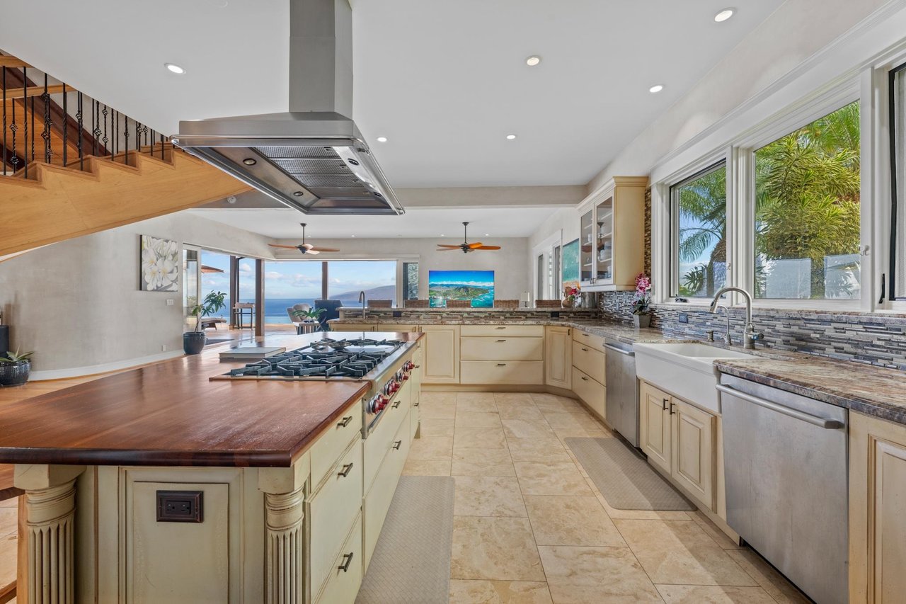 SPECTACULAR 45 ACRE WEST MAUI OCEANVIEW  ESTATE - 5 BEDROOM RESIDENCE - INFINITY POOL - $9,850,000