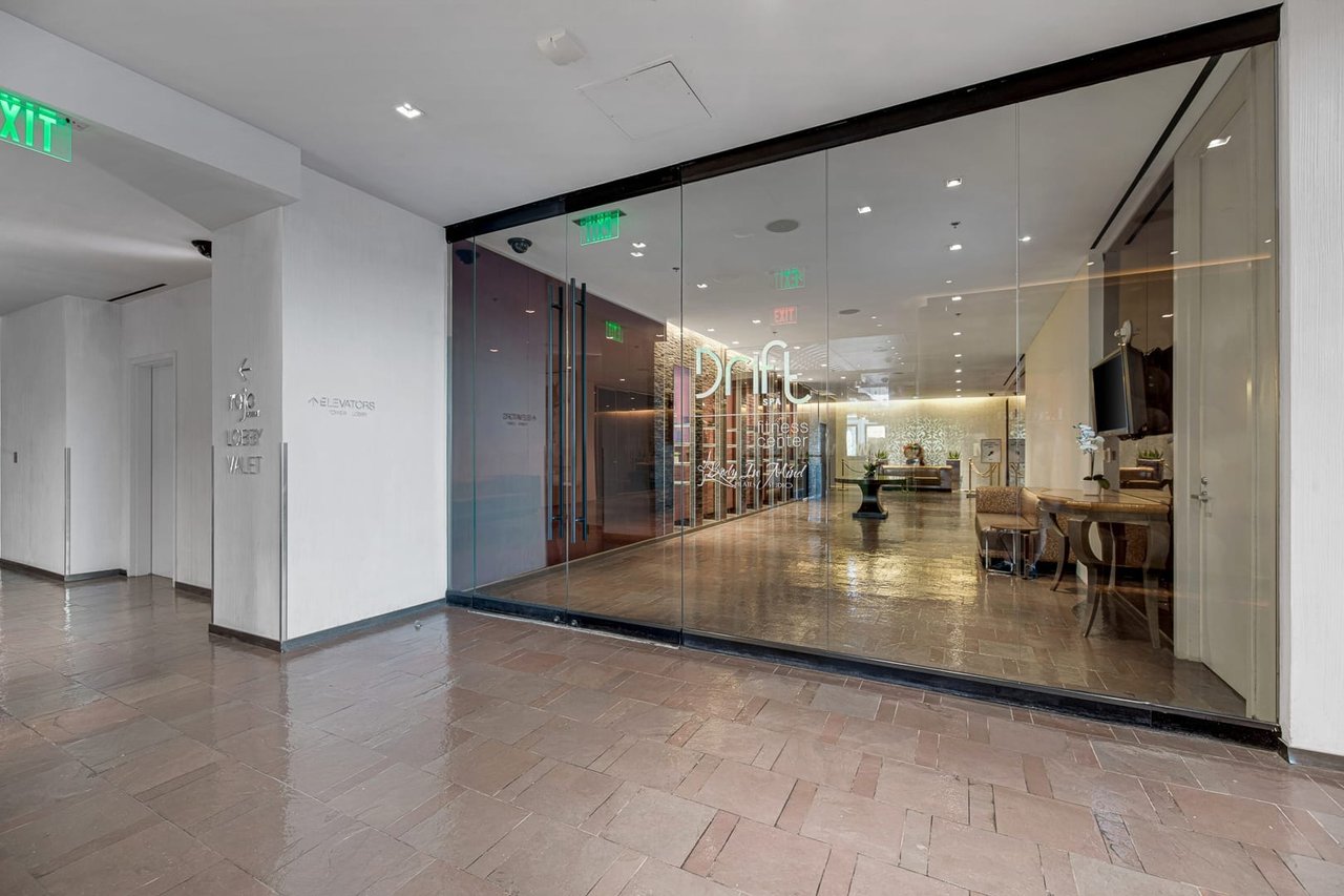 Palms Place