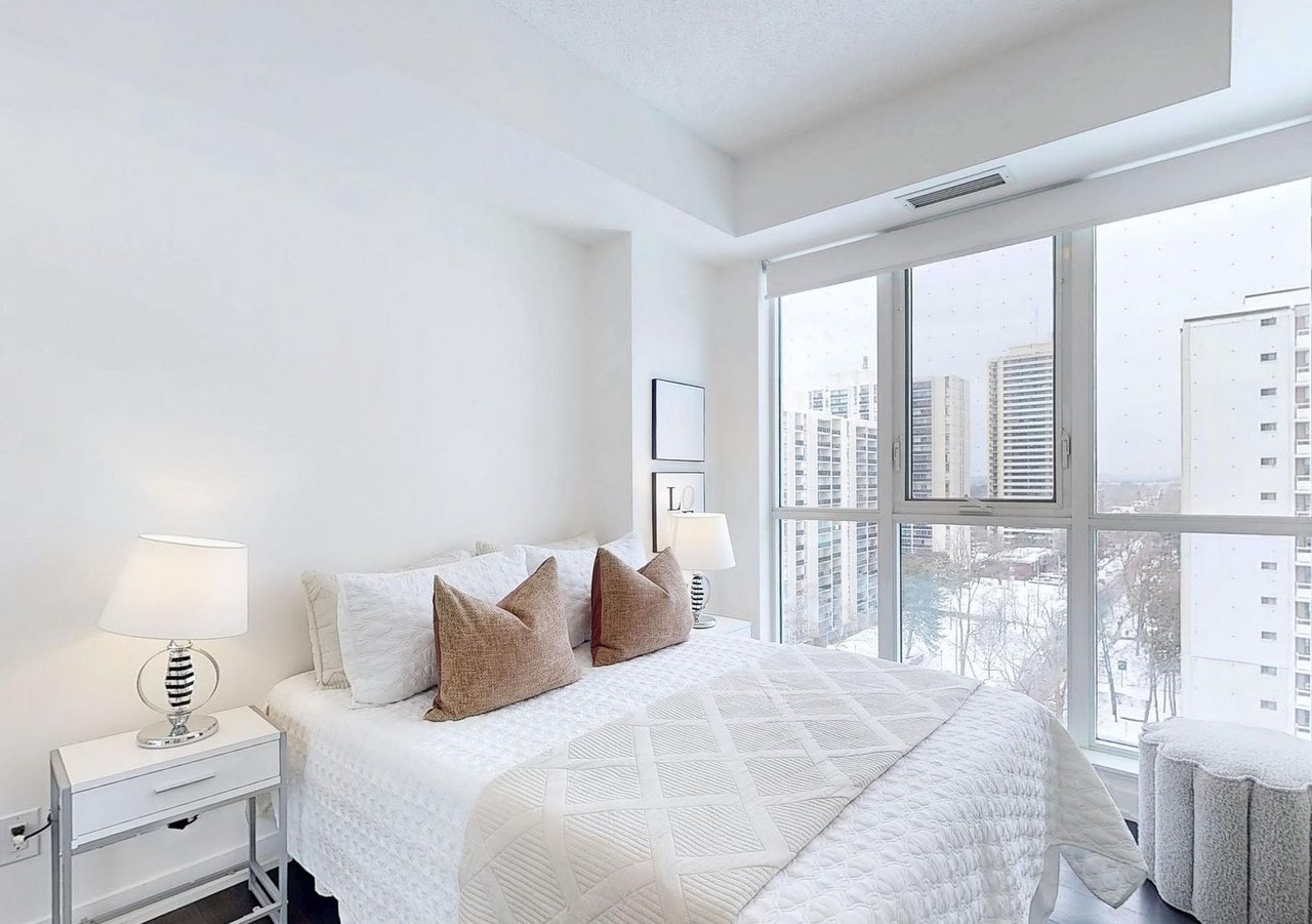 1830 Bloor St W Unit: 1115