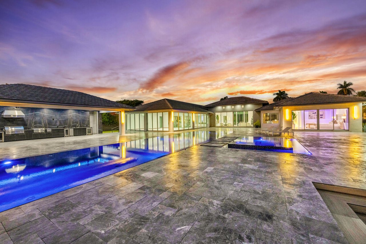 Your Private Resort - Everyday Of The Week