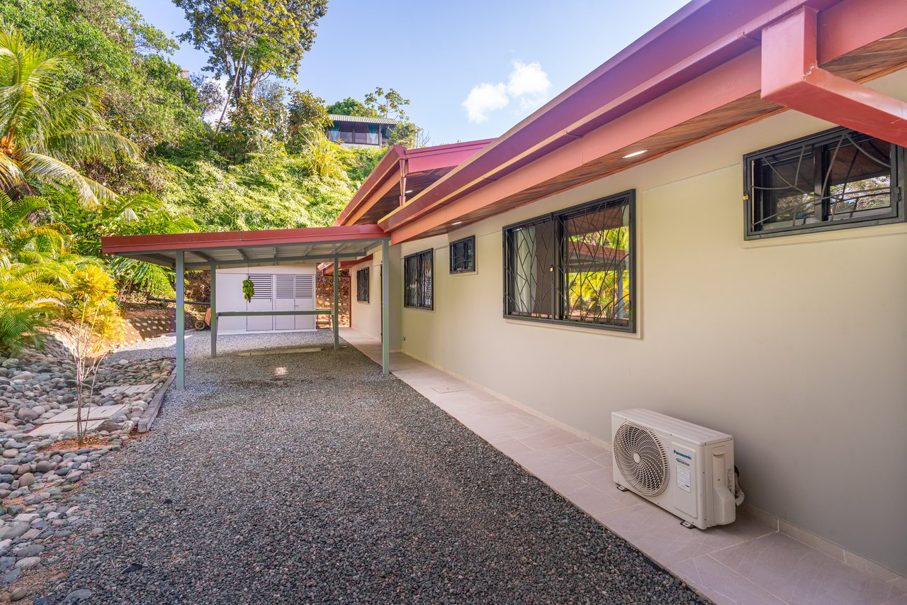 Casa Sea Breeze- Spectacular Ocean-View Home and Guest Villa in Prime Ojochal Location