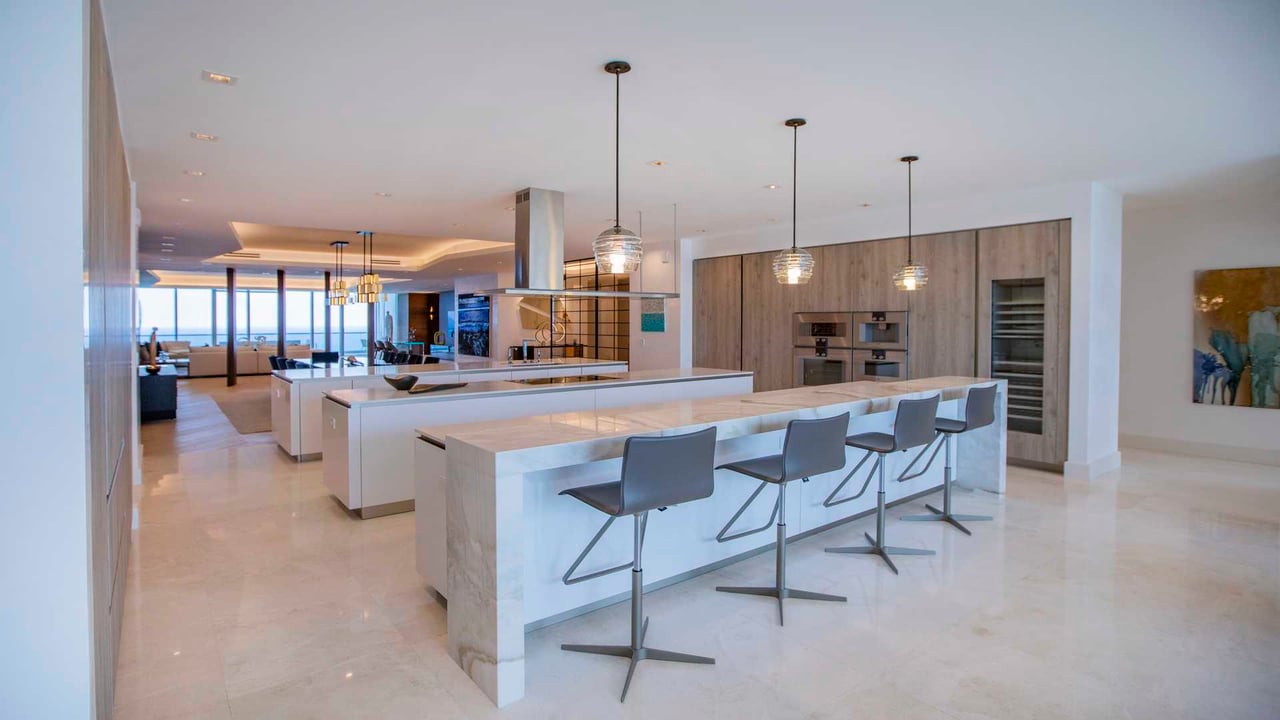 Turnberry Ocean Club kitchen