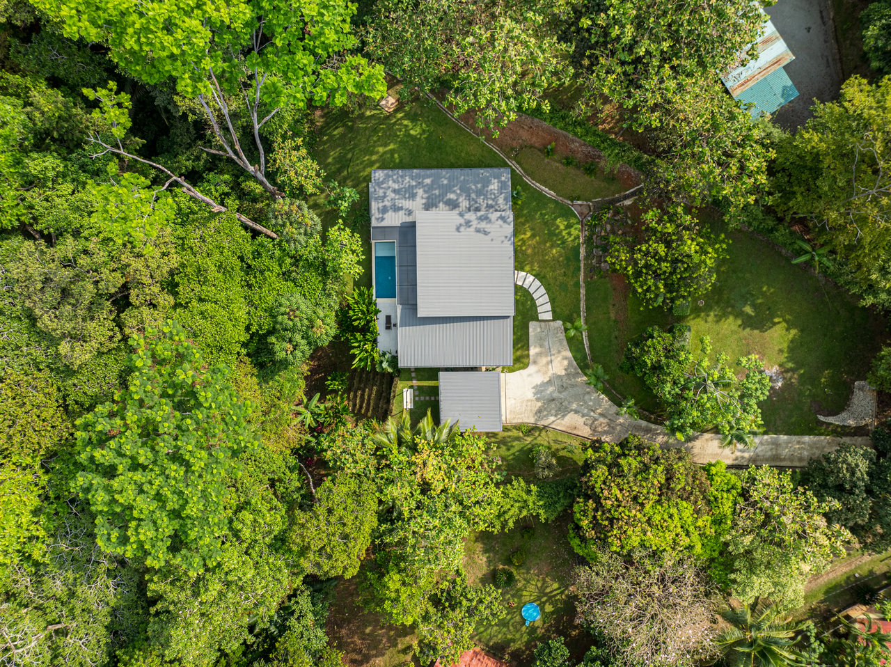 Casa Ballena Pearl with Extra building site!