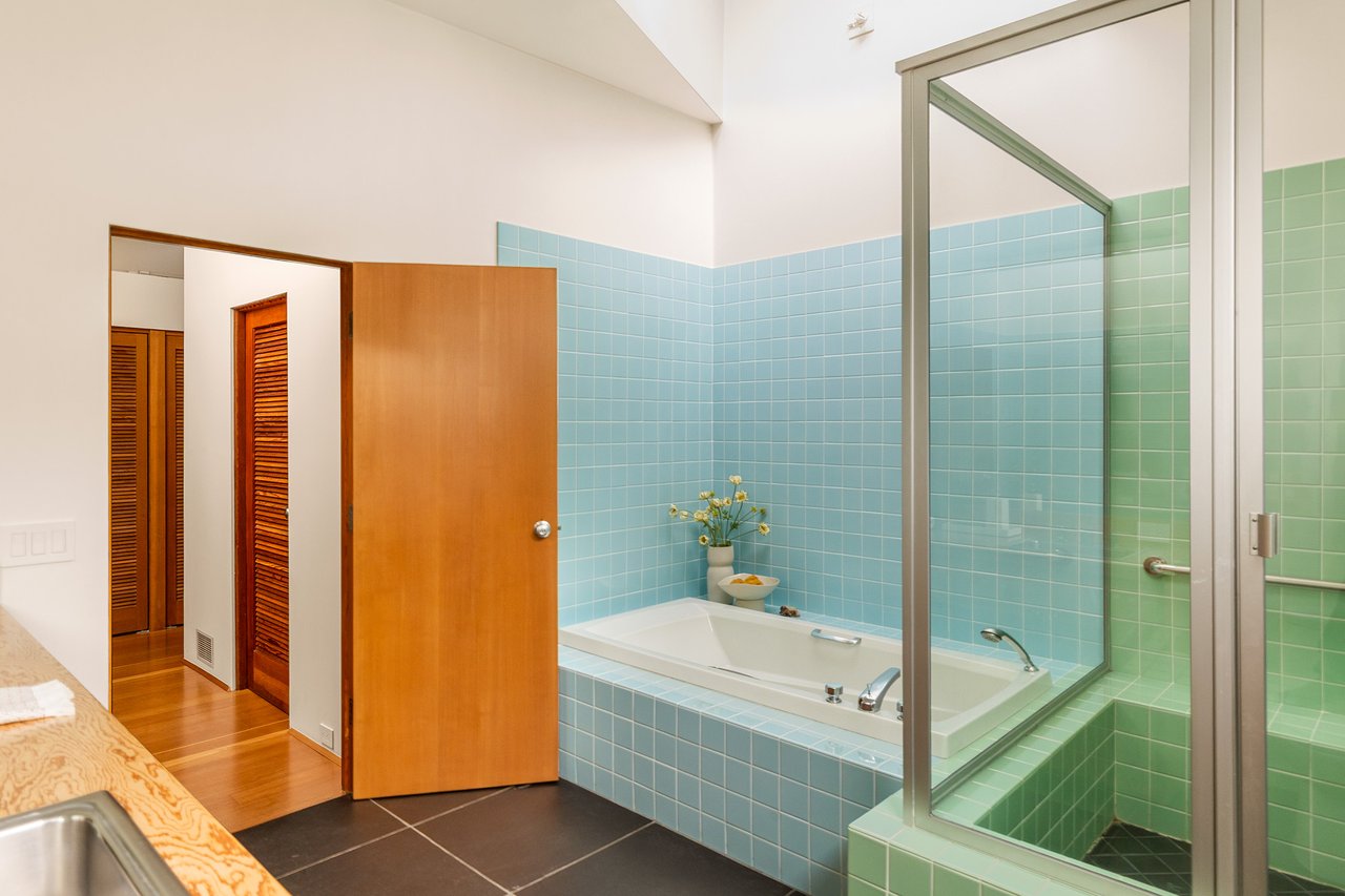 Frank O. Gehry, FAIA, Architect, The Sirmai-Peterson House, 1988