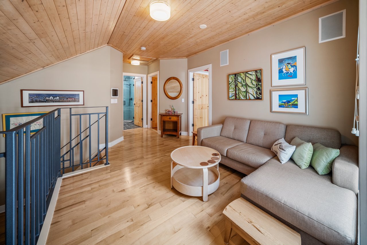 140 Rundle Crescent