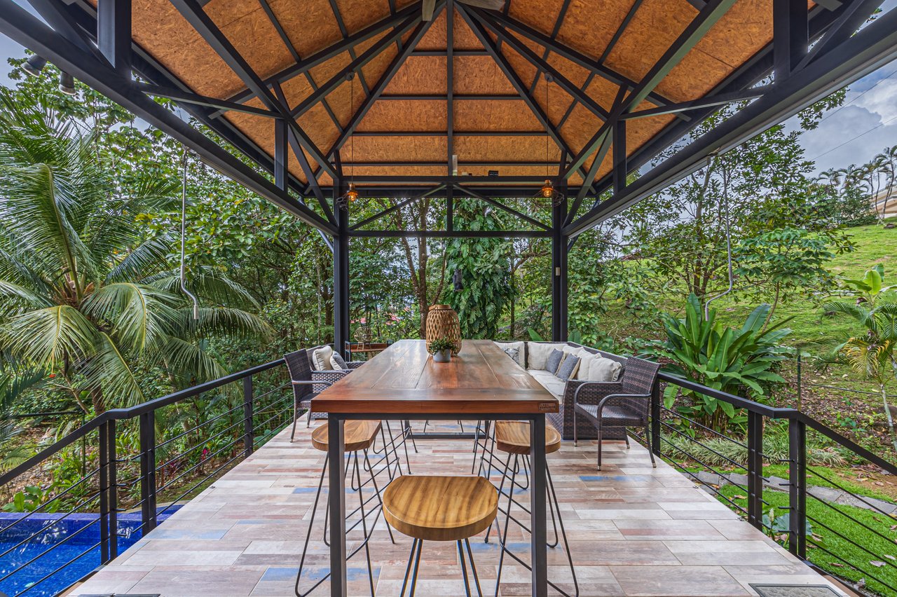   3 bedrooms, 2.5 bathrooms Villa Steps from Uvita, beautiful Beaches, Waterfalls, Restaurants and Tourist Attractions.