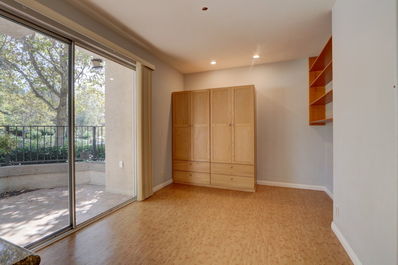 22303 Golden Canyon Cir