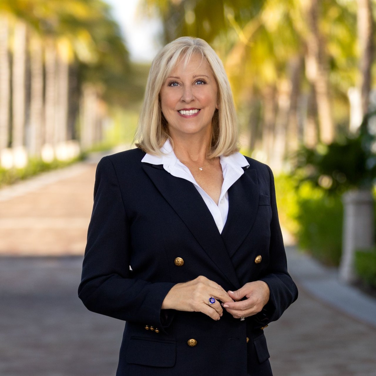 Liz Elliott North Palm Beach, FL Real Estate Agent Headshot