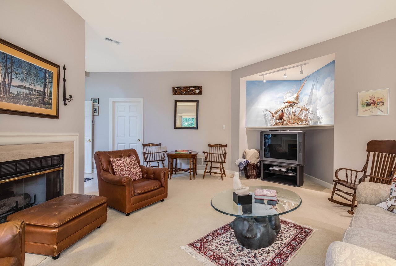 Simple Villa Living in Chesterfield