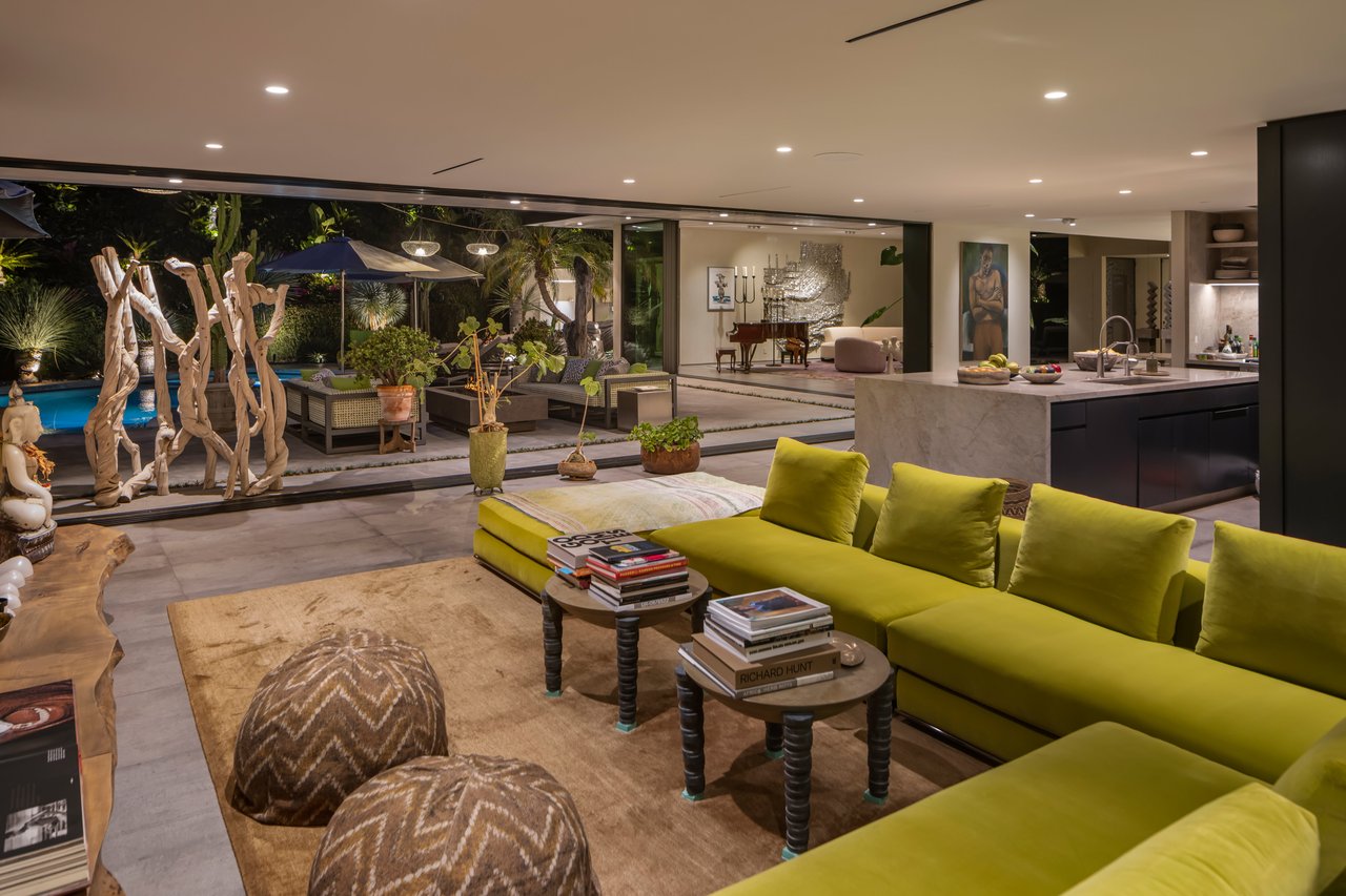 1087 Moraga Dr, Bel Air