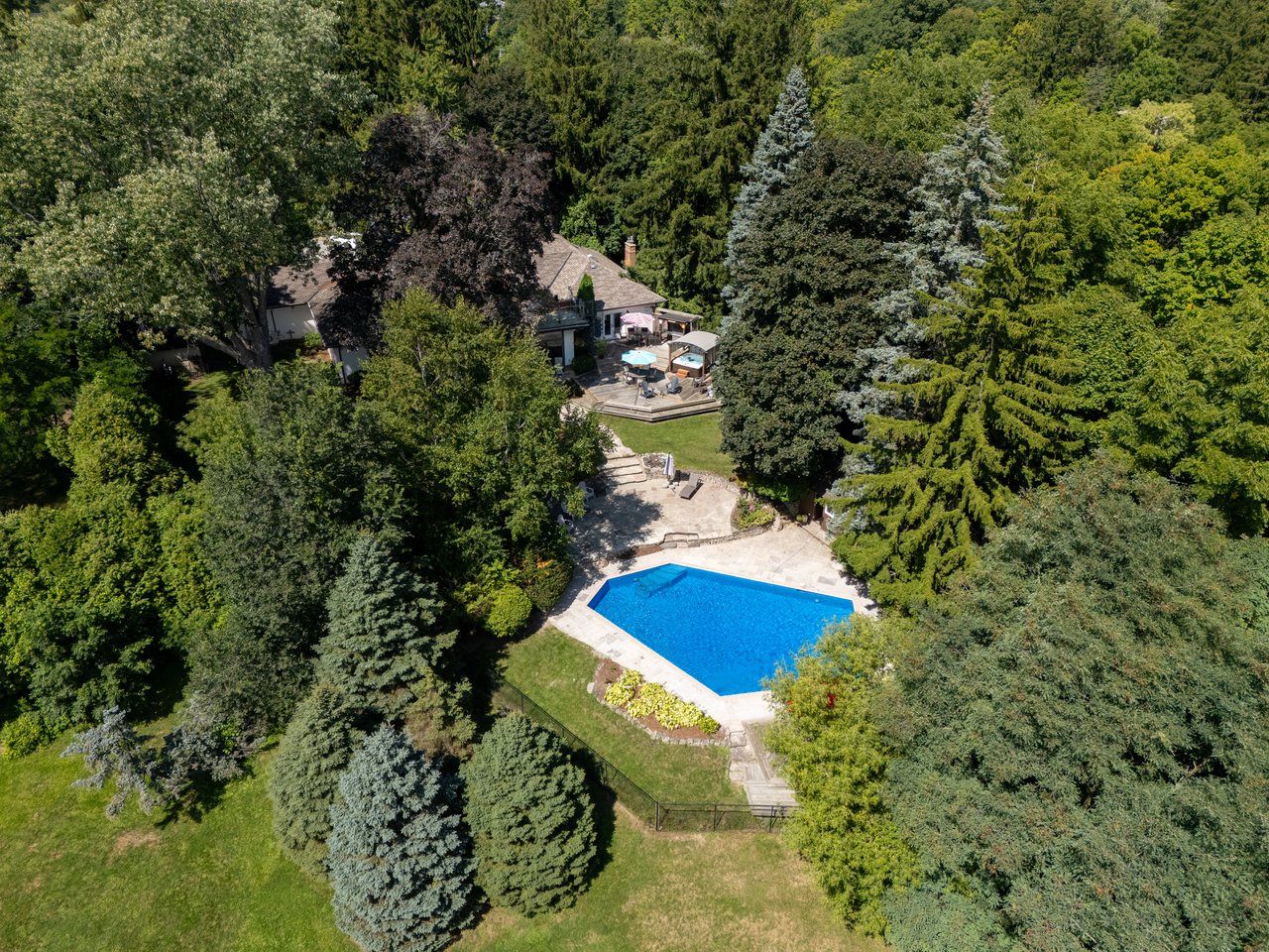 24 School Street, Waterdown