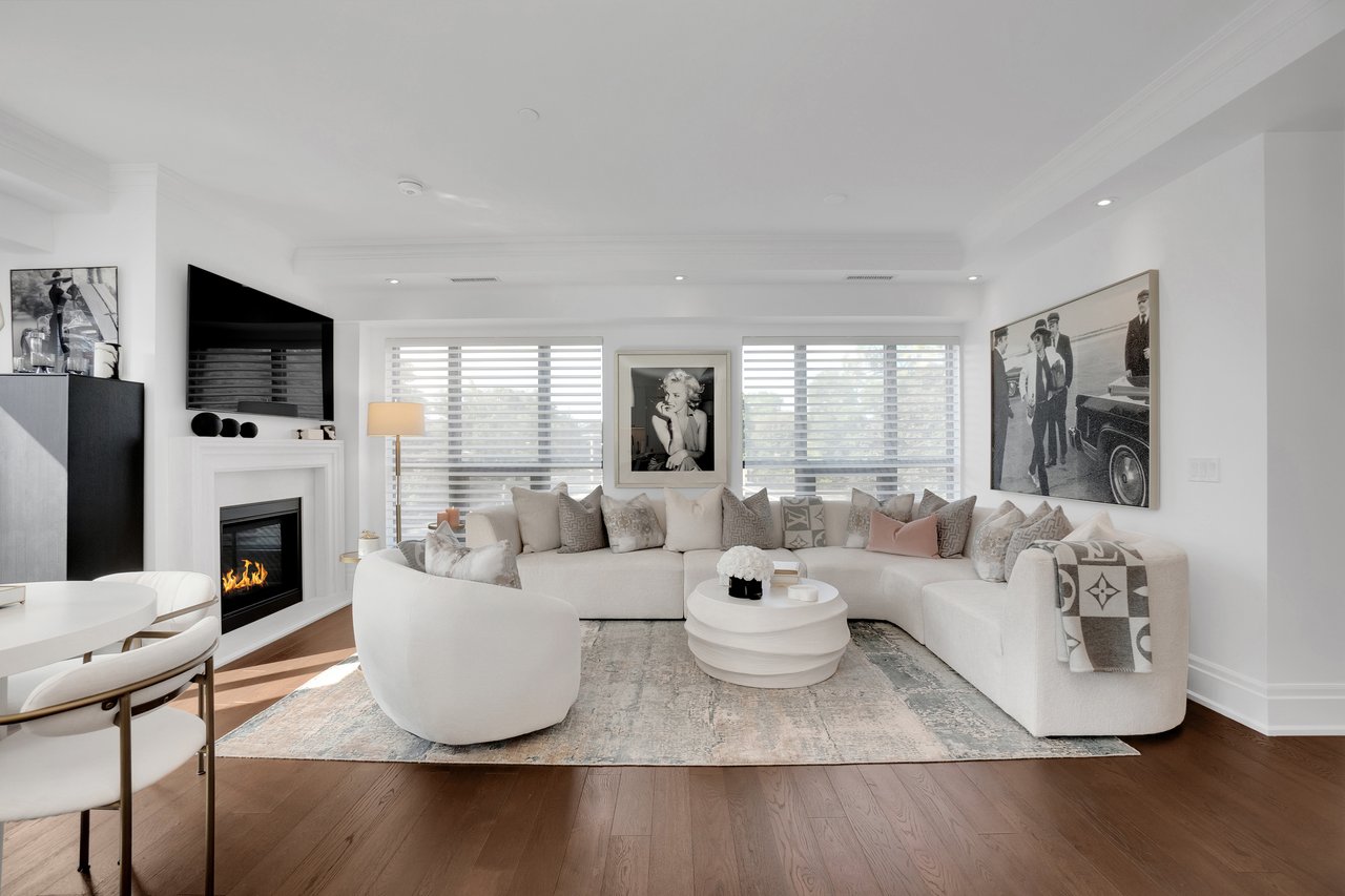 4 The Kingsway #404, Toronto Ontario