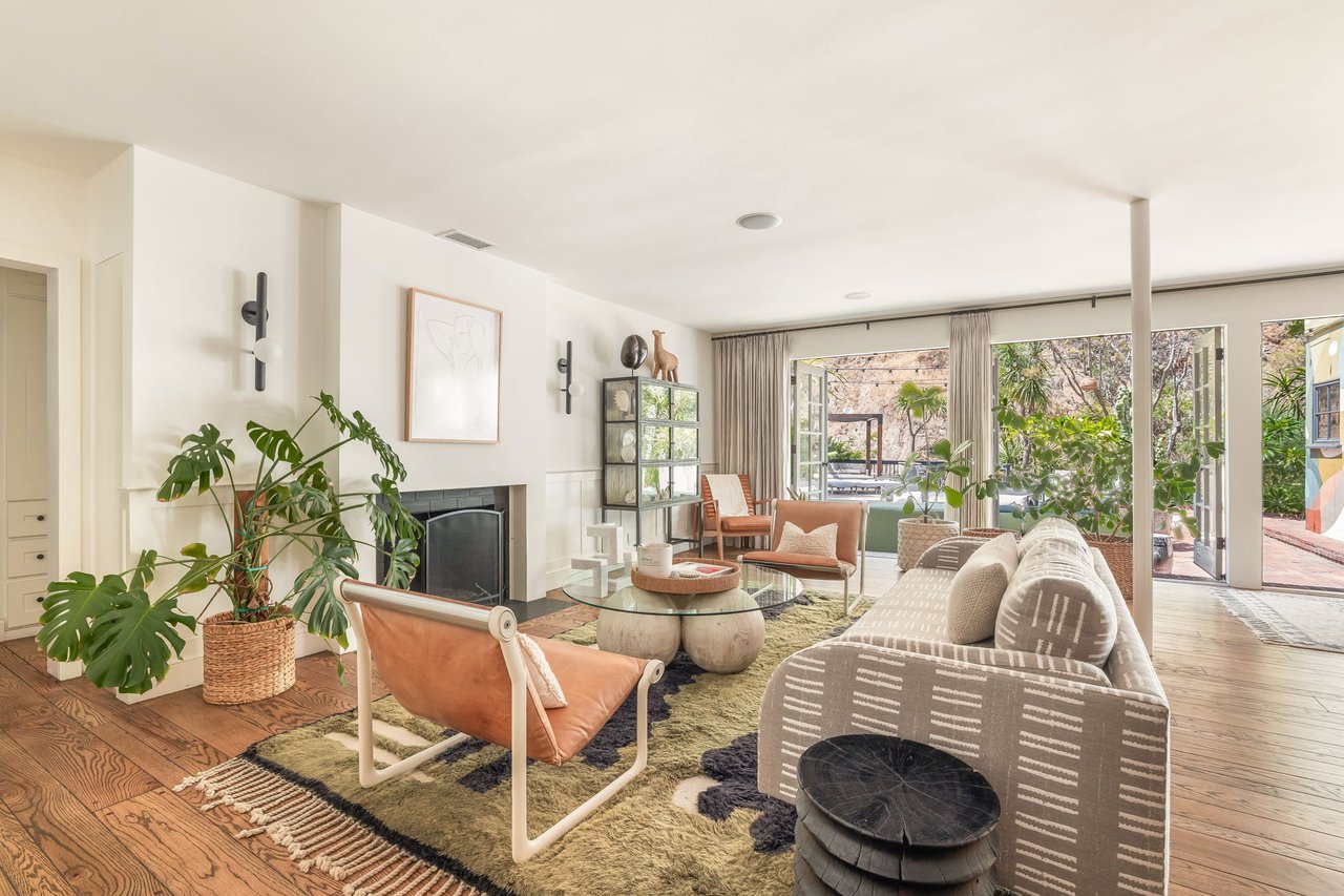 2015 Nichols Canyon Rd