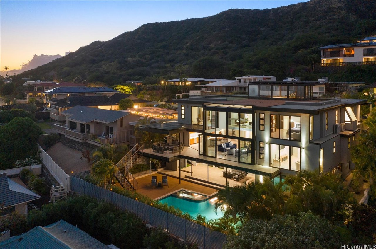 Wallace 3849 Poka St, Honolulu, HI 96816