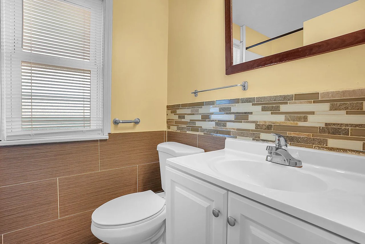 8206-8208 Highland Pl, Munster, IN