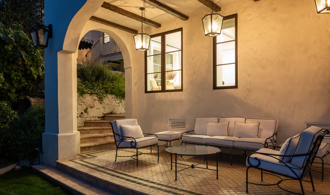 3922 Glenridge Dr, Sherman Oaks 