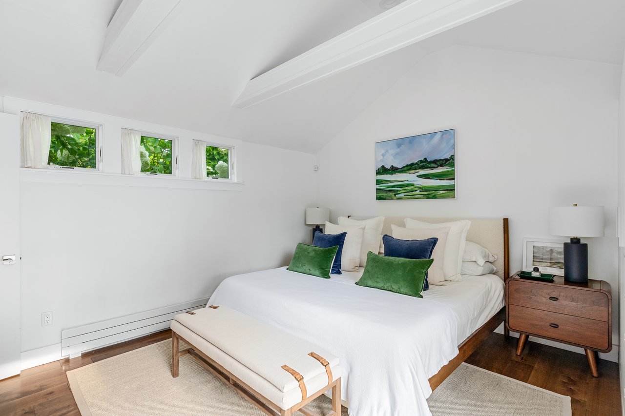 Stylish, Move-In Ready Living in Brookhaven