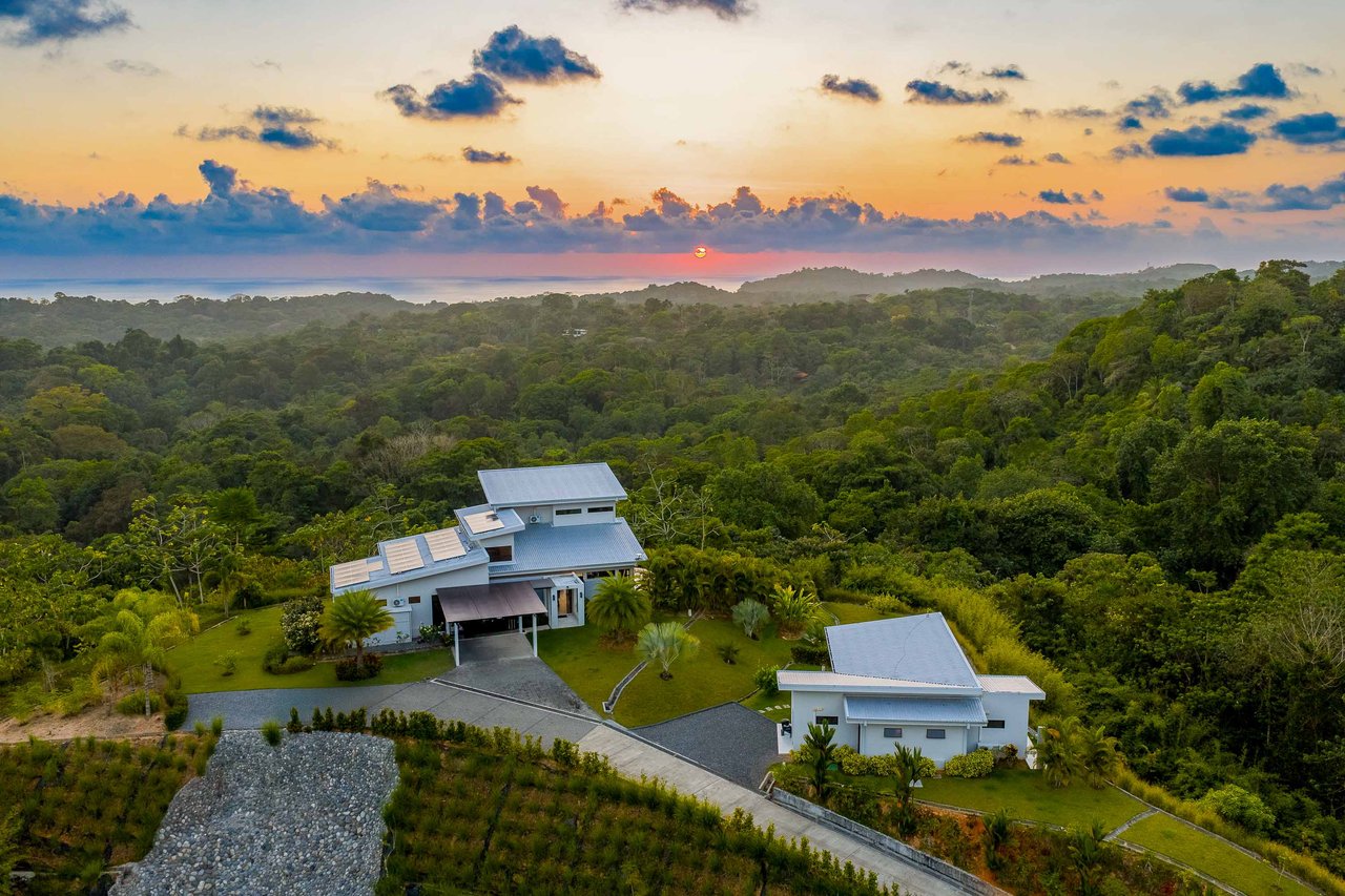 Guest House and Infinity Pool Ocean View Luxury Estate