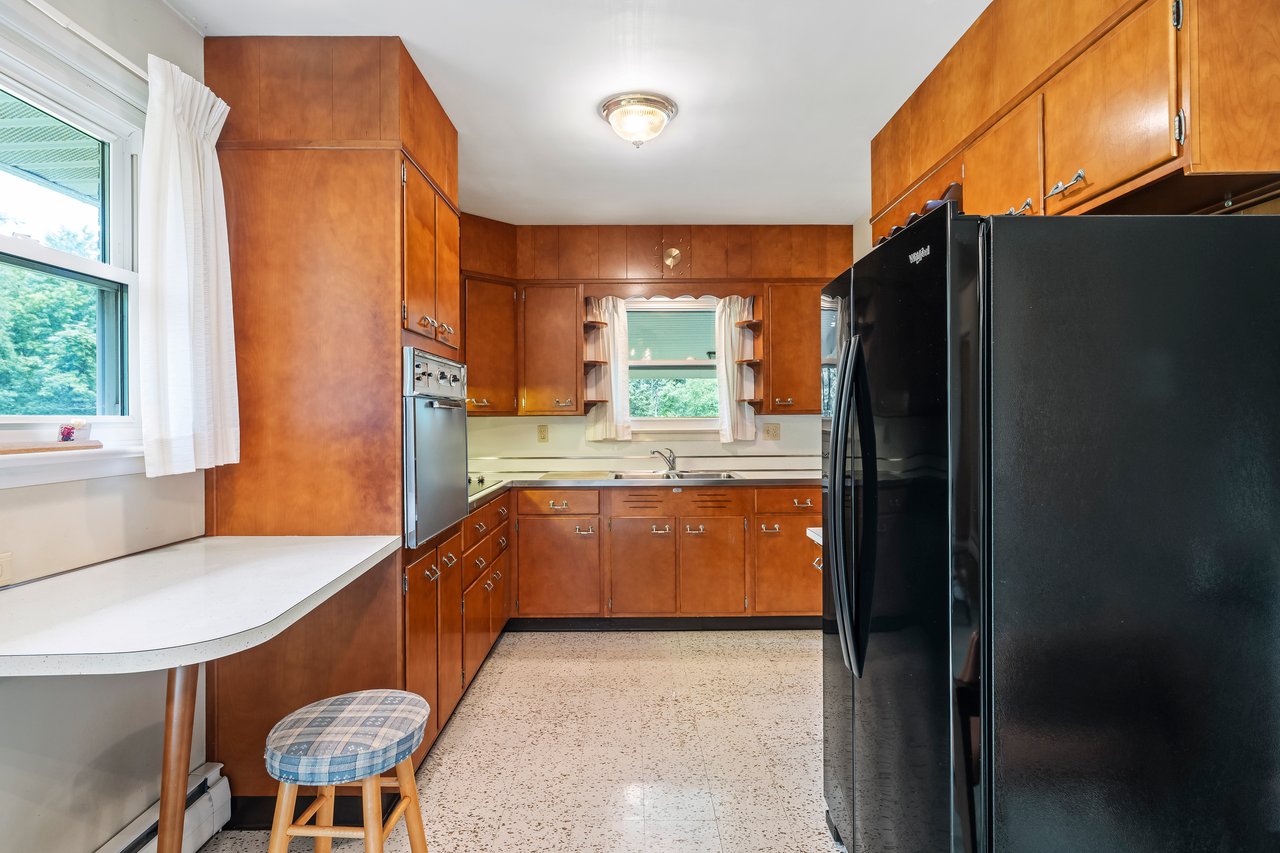 2186 Polk Valley Road