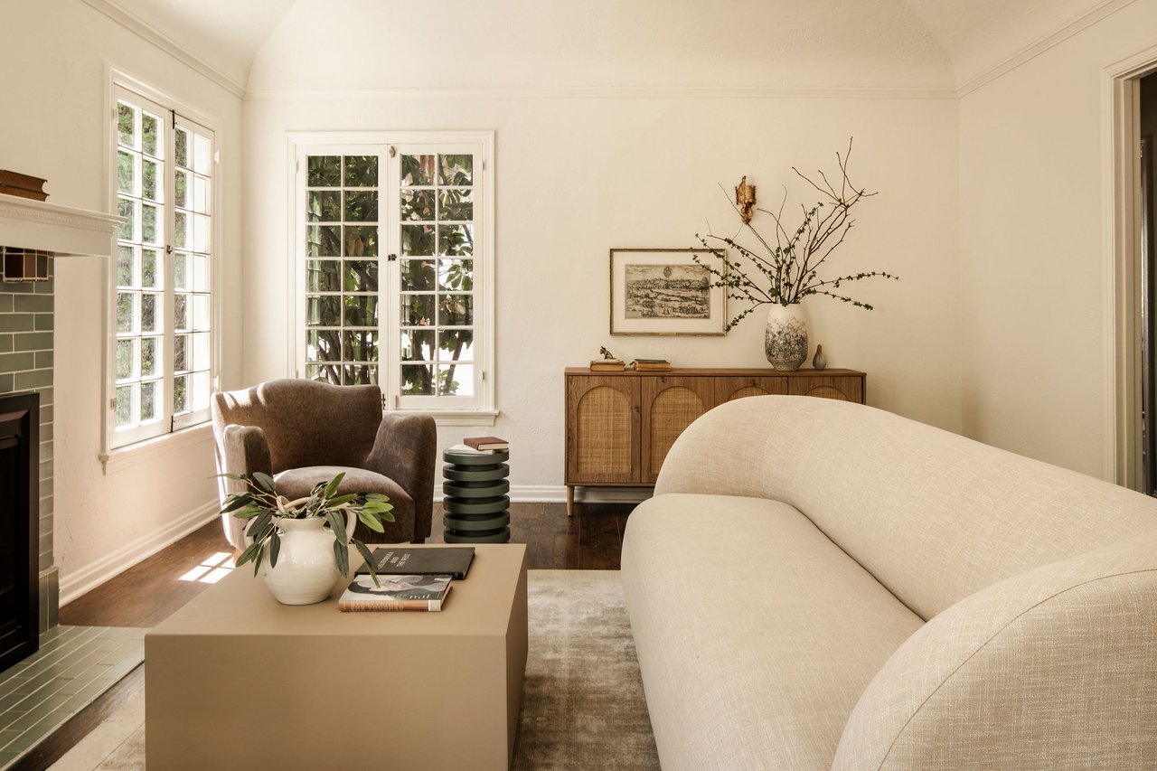 Charming 1928 Stucco Bungalow in the Heart of Pasadena