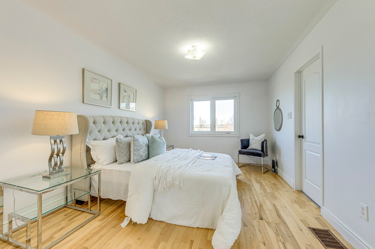 2281 Stone Glen Cres