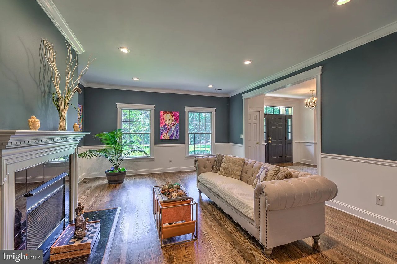 6 Rustic Dr
