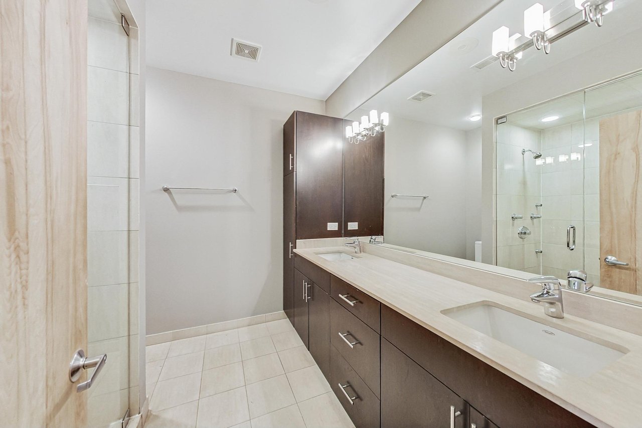 689 N Peoria St Unit 2N