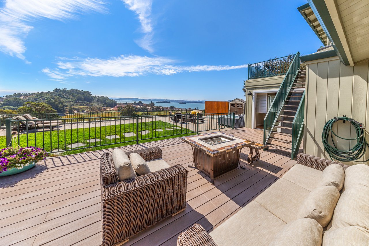 Sunny View Residence in Peacock Gap