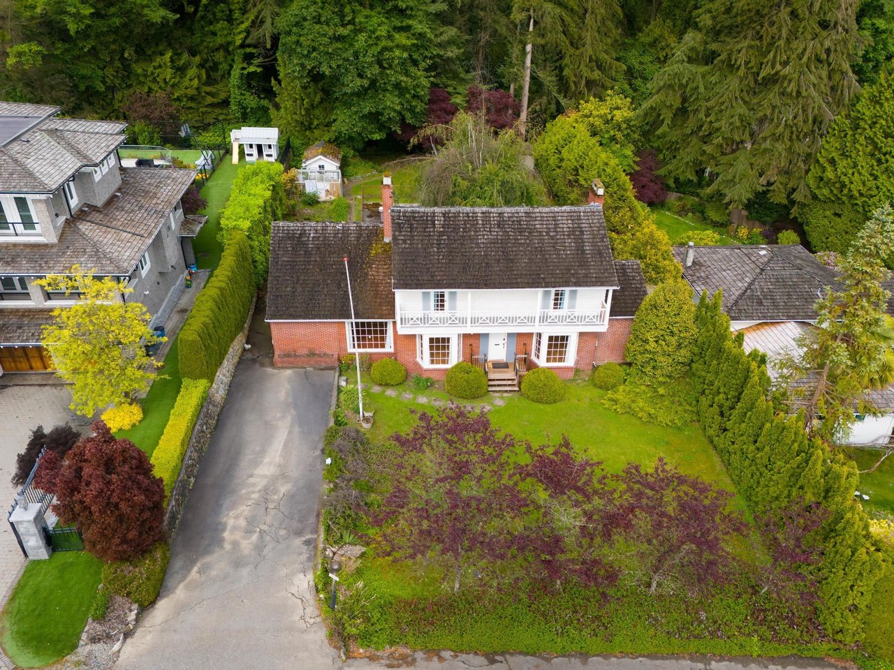 2050 Westdean Cres Cres