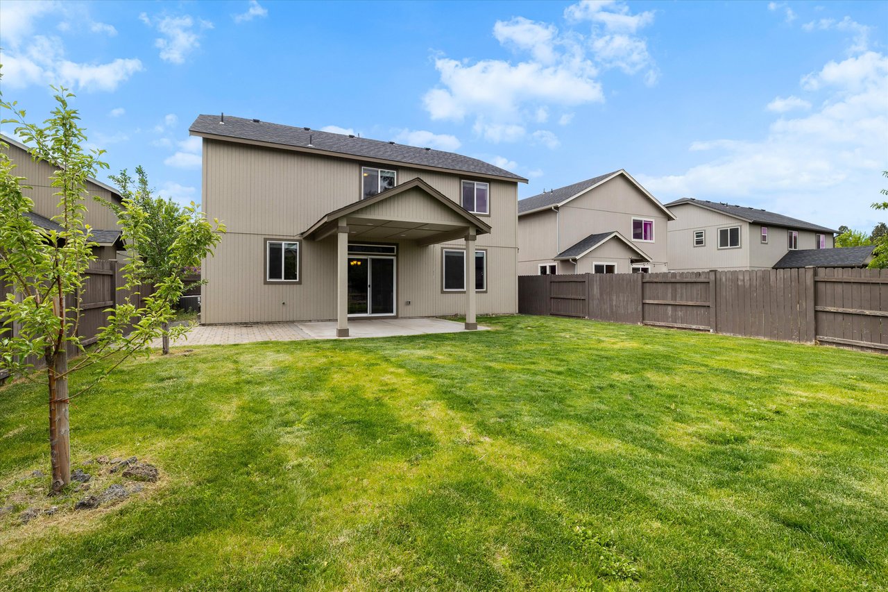 21278 SE Daylily Ave