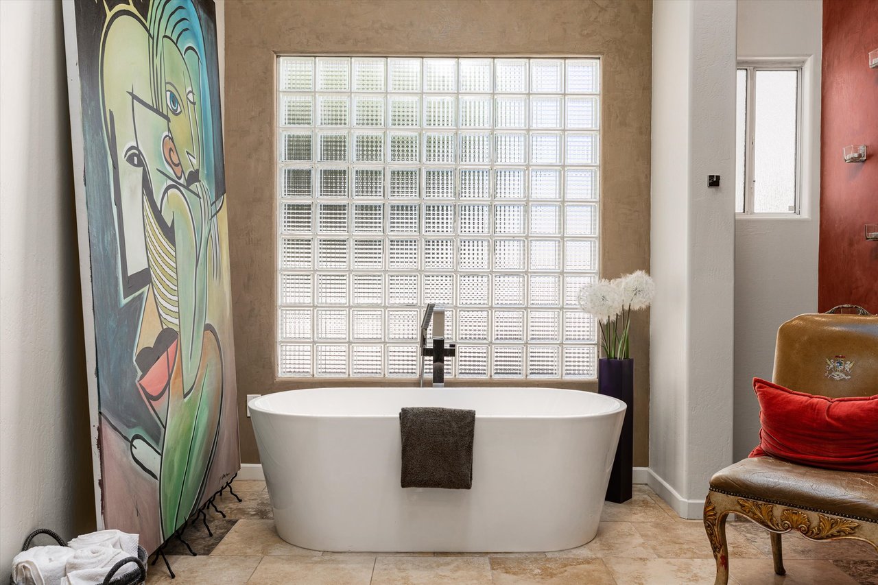 7124 E FOOTHILL Drive