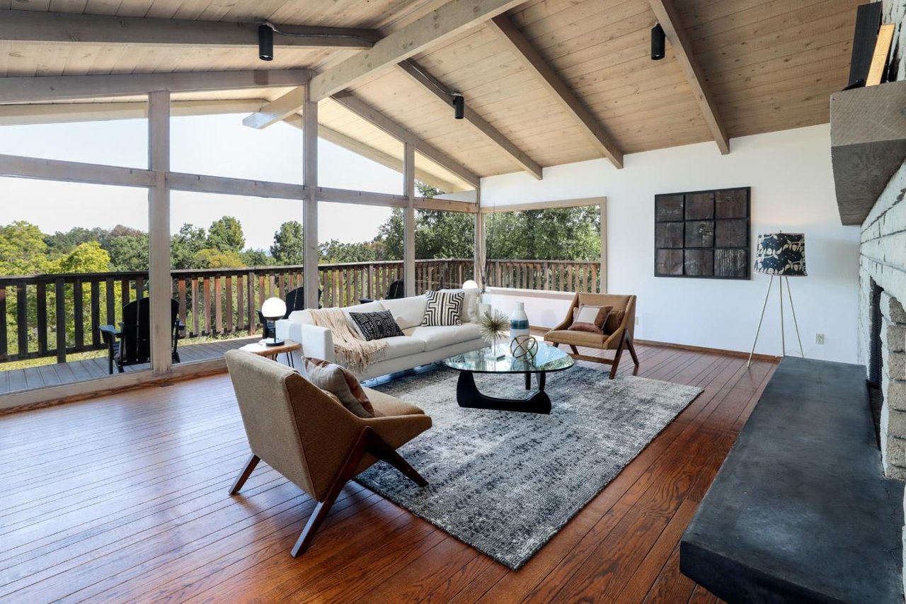 925 Siskiyou Drive