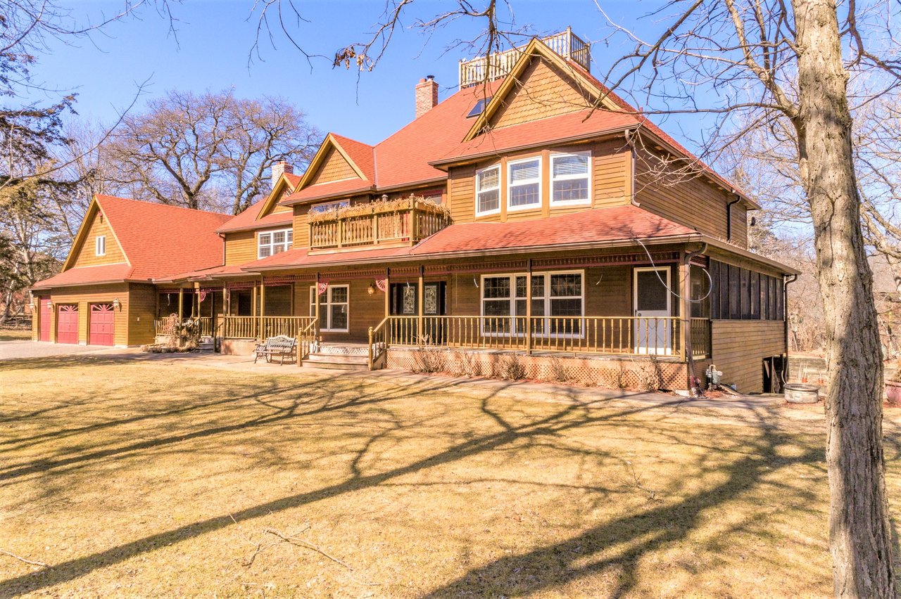 Rare, Beautiful Victorian with 300+ Feet of Riverfront