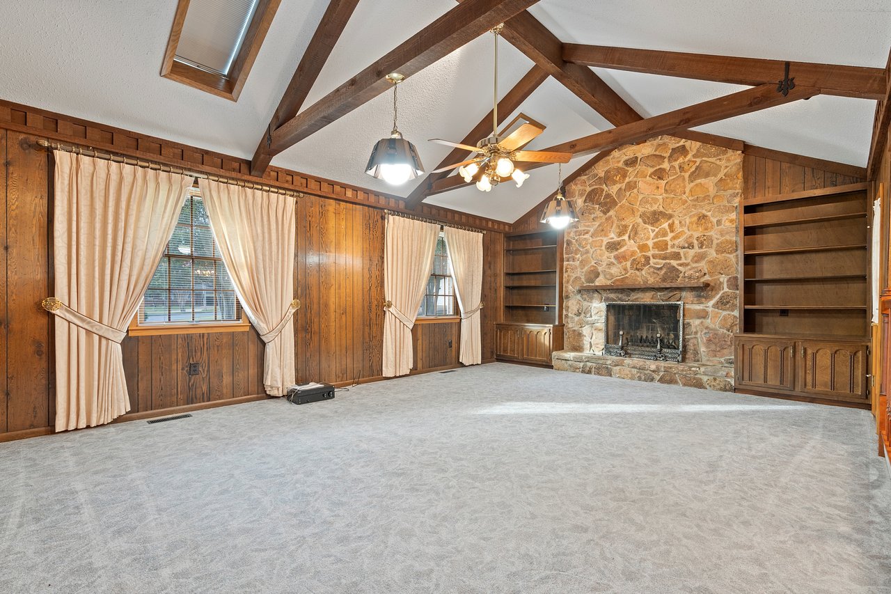 Huntsville Gem: Vintage Charm & Mountain Views