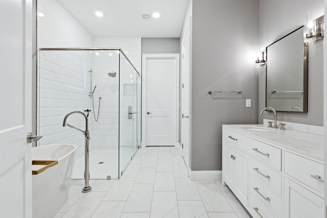 12269 Waterstone Cir